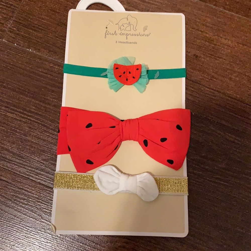 First impressions headband & bib
